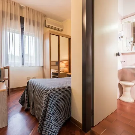 Vega Hotel 3*